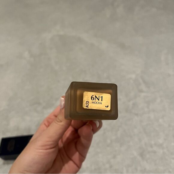 Estée Lauder Double Wear Foundation - 6N1 Mocha - Picture 7 of 7